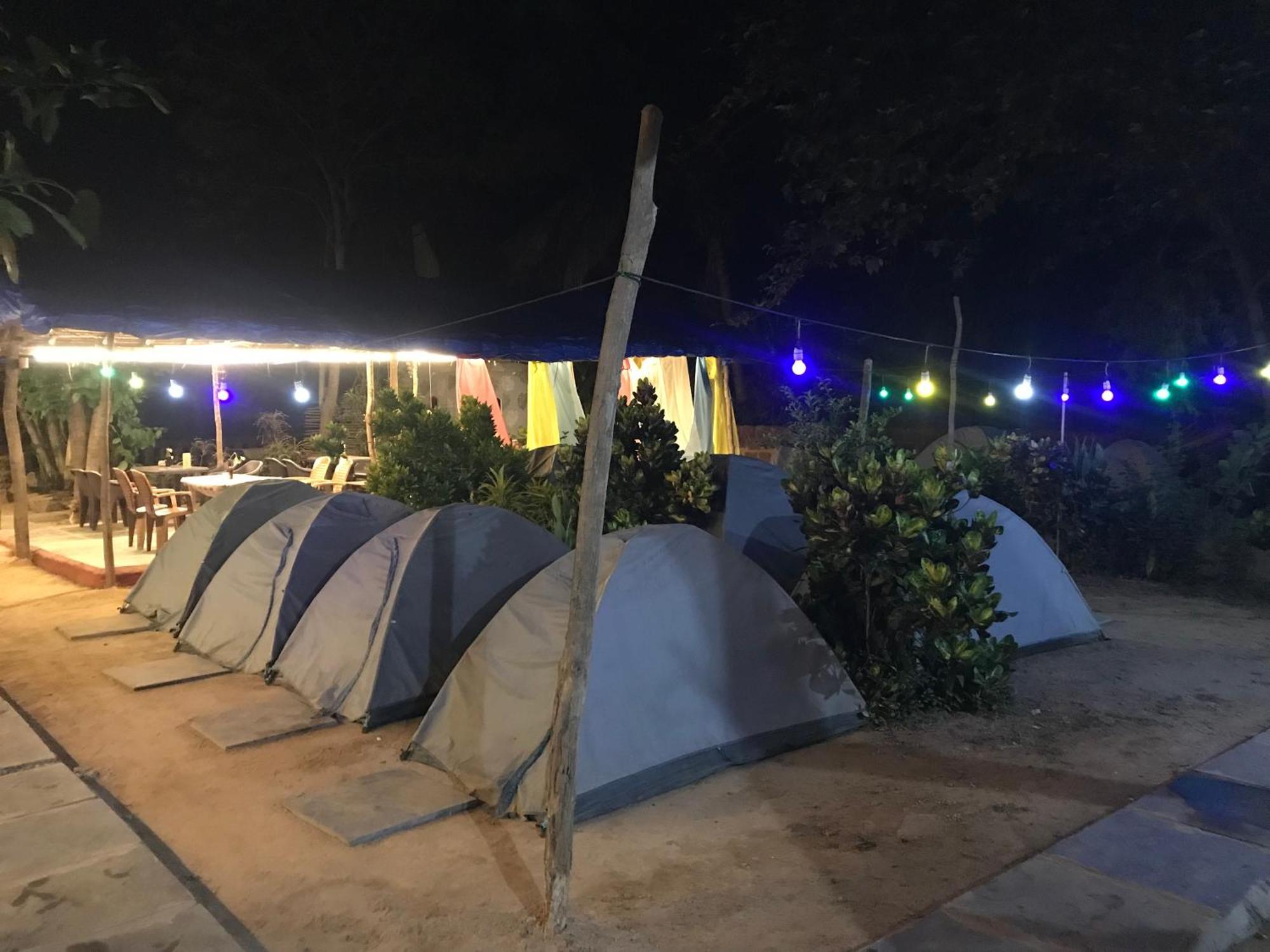 Tusker Tribe Hostel Гокарна Экстерьер фото